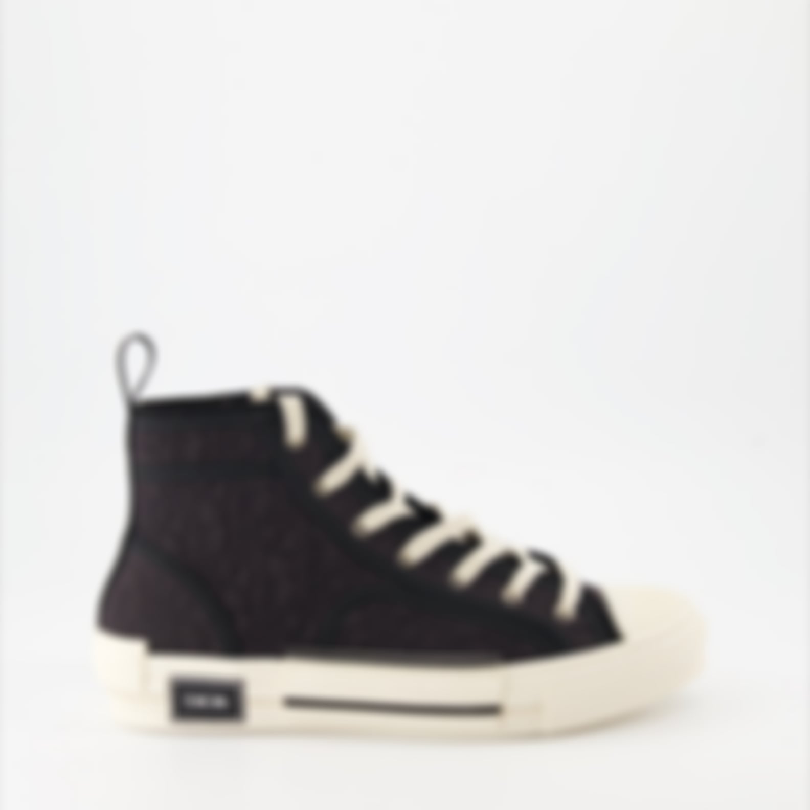 B23 sneakers