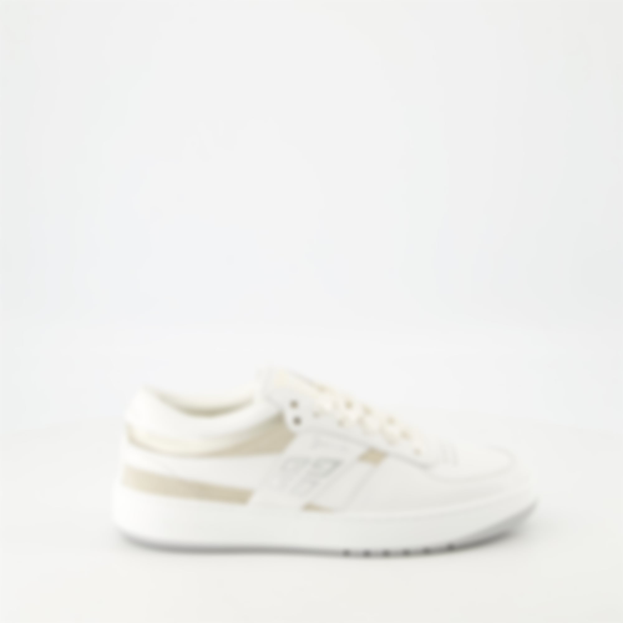 G Move Sneakers