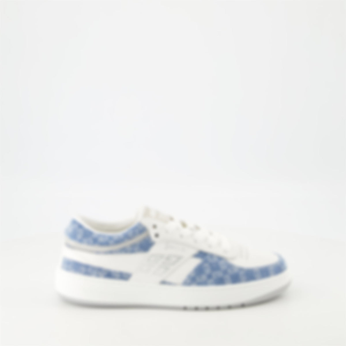 G Move Sneakers